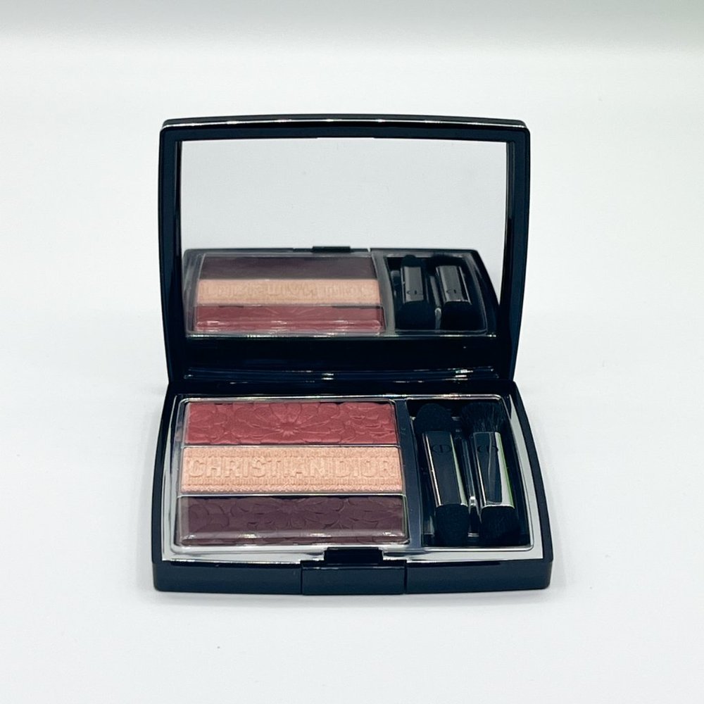 Dior Trioblique Pure Glow (663) Triple Bloom Eyeshadow Palette - Picture 4 of 6